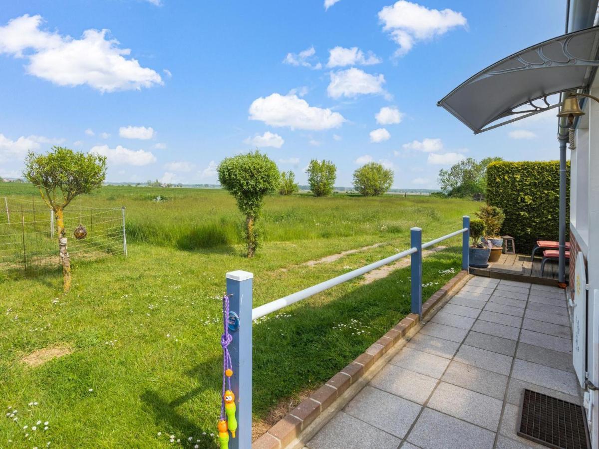 Beautiful Bungalow In Poel Near The Beach Fahrdorf  Buitenkant foto